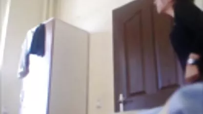 巻き毛の髪の女の子に高品質fucks滑らかな商品 女性 動画 3p