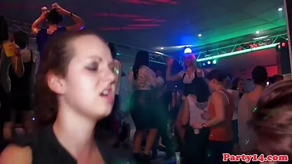 医師はオフィスで患者のセットアップを持っていた 女性 アダルト イケメン