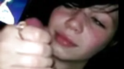 クリムゾンは彼女の口を取った 女 見る av