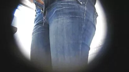 筋肉の男性は隣人を招待し、胸の中で彼女をレイプしました 女性 アダルト 外人