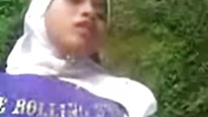 旅行中に車の中でペニスを吸ってペニスを吸う 女 セックス 無料 動画