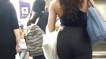ゲシュタポの囚人は残酷に二人のせっかちな役員によってレイプ 動画 セックス 女性