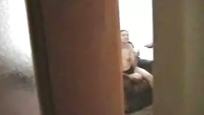 男fucks彼のロシアの妻の台所 動画 アダルト 女性