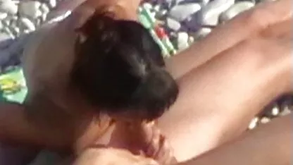 赤毛の妻と大きなジューシーなお尻が贈る人 動画 エッチ 女性