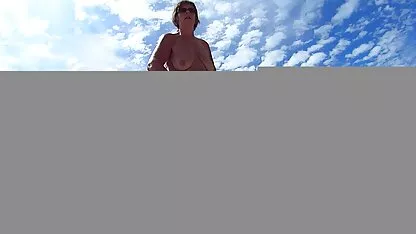 古い若い美しいブルネット 女性 が 好む エロ 動画